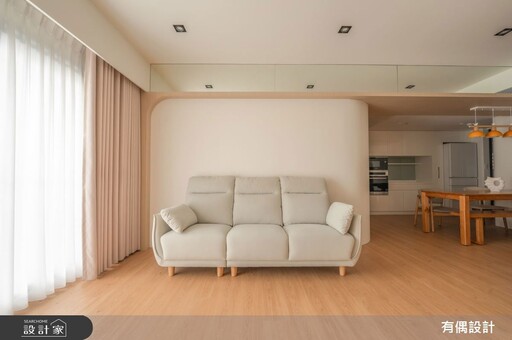 35 坪新成屋的溫柔宣言！安全圓角設計 X 玄關旋轉鞋架，四房變出三倍儲藏量打造療癒現代混搭宅