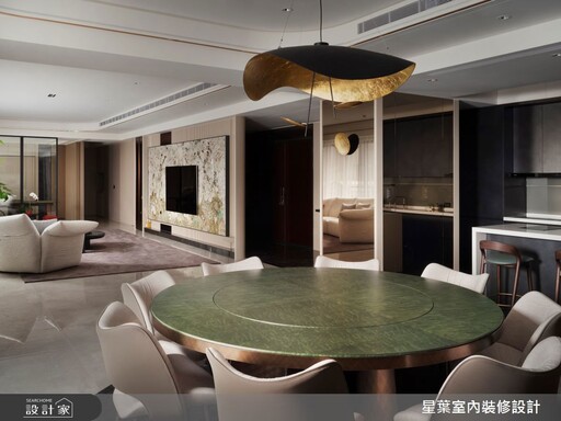 桃園 108 坪豪宅設計!細膩梳理空間演繹大器格局,用透光石材牆、歐規中島打造一家人的社交重心