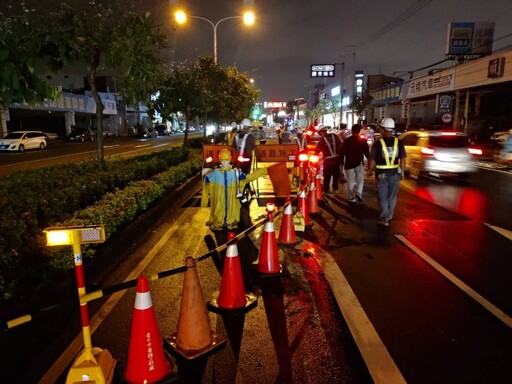 大里文心南路漏夜完成坑洞回填 中市府全面檢視道路安全