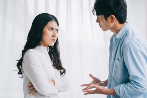不經意間脫口而出5句話 讓愛情的小船說翻就翻