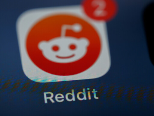 Reddit聲稱資料遭偷抓10萬次開告 Anthropic拒認指控：堅決捍衛自己