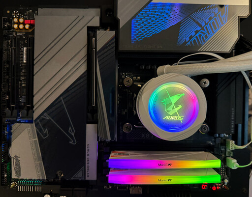 技嘉 X870E AORUS MASTER 主機板開箱評測分享：給你最強戰鬥力的 AMD 平台