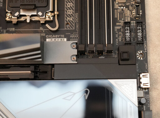 技嘉 Z890 AORUS MASTER 主機板開箱+Intel Core Ultra 9 285K評測分享：超多DIY友善設計且用料扎實效能突出！