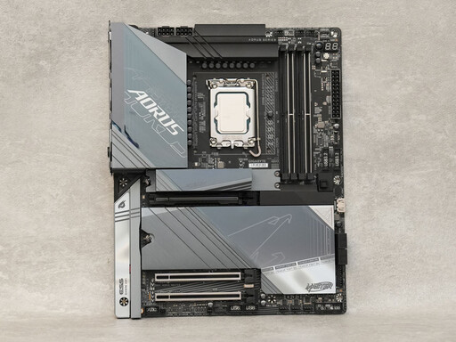 技嘉 Z890 AORUS MASTER 主機板開箱+Intel Core Ultra 9 285K評測分享：超多DIY友善設計且用料扎實效能突出！