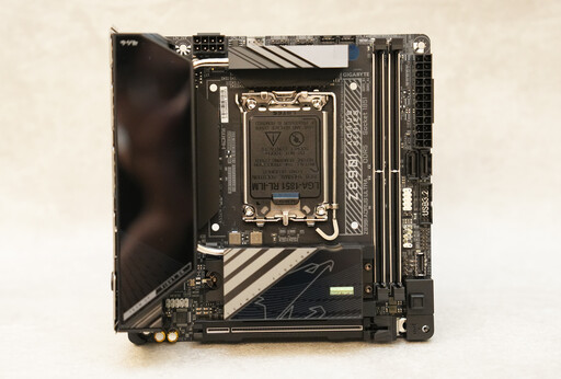 技嘉Z890I AORUS ULTRA主機板開箱評測分享：用料發燒是小電腦玩家最愛的Mini-ITX