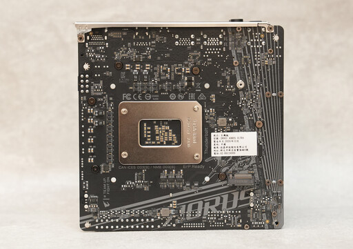 技嘉Z890I AORUS ULTRA主機板開箱評測分享：用料發燒是小電腦玩家最愛的Mini-ITX