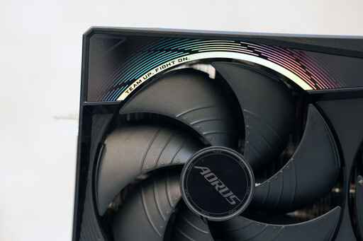 技嘉AORUS GeForce RTX 5080 MASTER 16G顯示卡開箱評測分享：搶「鮮」體驗DLSS4等新技術+料好實在效能優異！