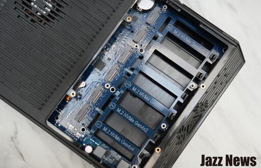 聽無損音樂或備高速份資料兩相宜！擁有六組M.2 SSD 的華芸FS6806X NAS開箱評測分享