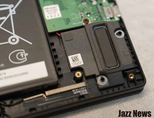 技嘉GAMING A16電競筆電評測：專為輕度電競玩家打造還有強大的GiMATE人工智慧功能！