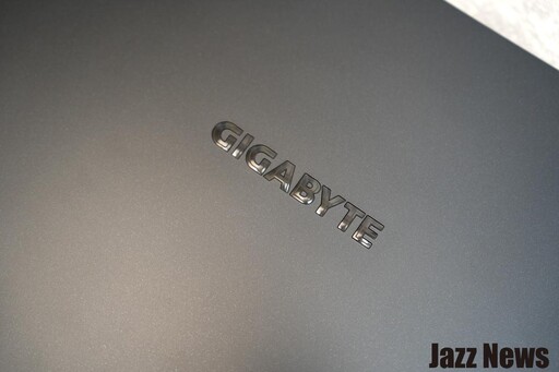技嘉GAMING A16電競筆電評測：專為輕度電競玩家打造還有強大的GiMATE人工智慧功能！