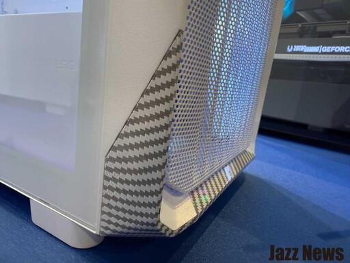 MONTECH君主COMPUTEX 2025巡禮：最友善聰明設計的機殼都在這！新款風扇電供也都吸睛