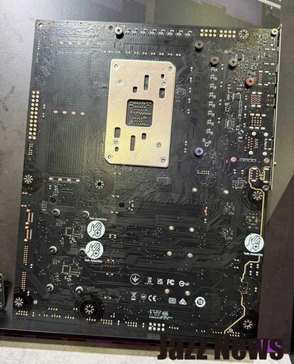 微星COMPUTEX 2025巡禮：滿滿AI科技的MEG VISION X AI與限量Ironmouse鐵鼠聯名機最吸睛！