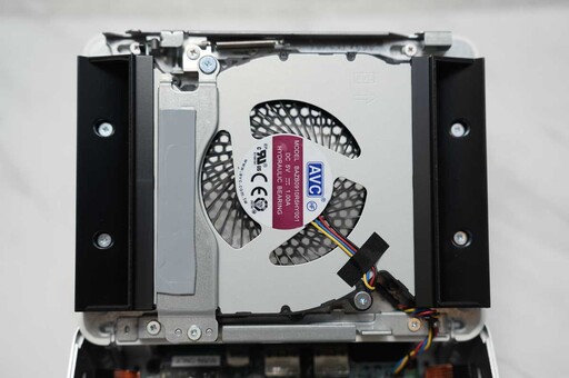 ASUS NUC 15 Pro+開箱評測分享：迷你電腦也能有強悍的AI效能與極致的擴充能力！