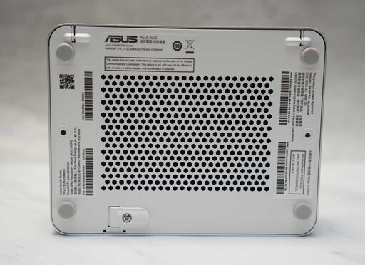 ASUS NUC 15 Pro+開箱評測分享：迷你電腦也能有強悍的AI效能與極致的擴充能力！