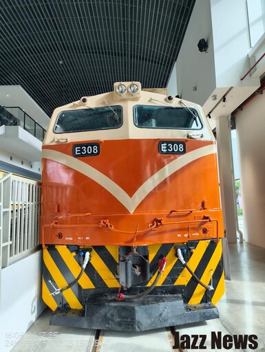 科技風滿滿！Nothing CMF Phone 2 Pro開箱分享：分享熱門景點「苗栗火車頭園區」拍攝效果