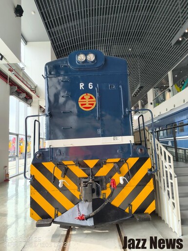 科技風滿滿！Nothing CMF Phone 2 Pro開箱分享：分享熱門景點「苗栗火車頭園區」拍攝效果
