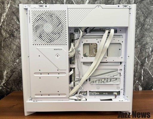技嘉X870 AORUS STEALTH ICE主機板開箱評測分享：背插式簡潔設計白色控莫錯過 給你滿滿的高規格配置