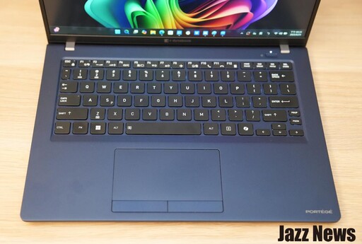 Dynabook Portege Z40L-N商務筆電再進化，強化AI 應用打造次世代商務效能，簡易更換電池重量只有950g！