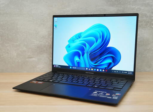 ASUS Zenbook 14 (UM3406)開箱：超輕薄效能優異是商務人士最佳AMD陣營中的親民Copilot+ PC選擇