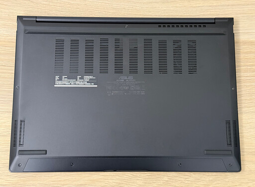 ASUS Zenbook 14 (UM3406)開箱：超輕薄效能優異是商務人士最佳AMD陣營中的親民Copilot+ PC選擇