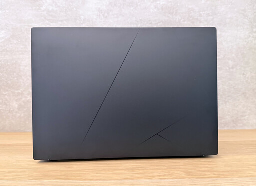 ASUS Zenbook 14 (UM3406)開箱：超輕薄效能優異是商務人士最佳AMD陣營中的親民Copilot+ PC選擇