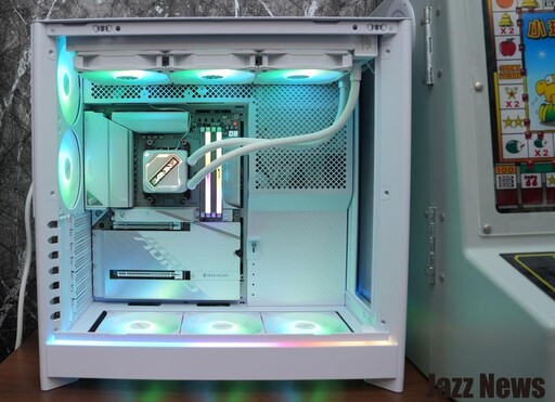 技嘉GAMING 360 ICE水冷系統開箱分享：安裝輕鬆散熱效率極佳 燈效水冷頭還可輕鬆換方向