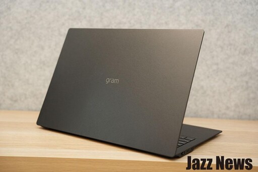 LG gram Pro 16吋極致輕薄AI筆電開箱評測：搭載Intel Ultra 9強大效能與AI功能令人驚艷！螢幕與鍵盤舒適度超加分