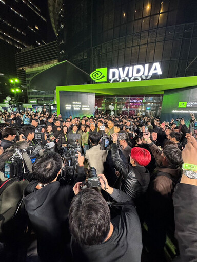 技嘉參與NVIDIA GeForce Gamer Festival 帶領全球玩家嗨翻!黃仁勳親臨現場與玩家熱情互動