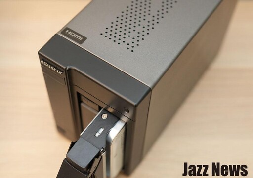 ASUSTOR AS6702T V2 NAS + Seagate IronWolf Pro 30TB HDD評測分享:功能強大支援雙5GbE網路 還支援單碟30TB大容量HDD與四組M.2 SSD