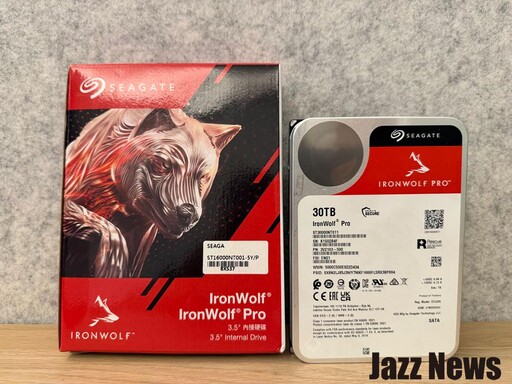 ASUSTOR AS6702T V2 NAS + Seagate IronWolf Pro 30TB HDD評測分享:功能強大支援雙5GbE網路 還支援單碟30TB大容量HDD與四組M.2 SSD