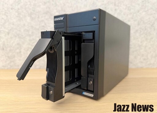 ASUSTOR AS6702T V2 NAS + Seagate IronWolf Pro 30TB HDD評測分享:功能強大支援雙5GbE網路 還支援單碟30TB大容量HDD與四組M.2 SSD