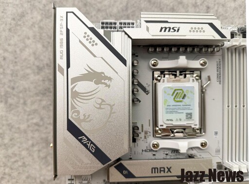 雪白銀色超帥!微星MAG X870E GAMING PLUS MAX WIFI白色款主機板評測分享:內建真Wi-Fi 7與5G LAN和USB-C 40G