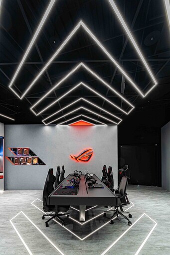 ROG三創旗艦店改裝慶開幕,定義電競未來!OMNI AI機器人坐鎮,開幕限定福利玩家快朝聖