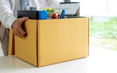 AI 裁員潮威脅基層 企業恐自斷人才發展