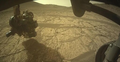 NASA火星探測器「毅力號」發現顏色異常岩石