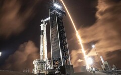 SpaceX好猛65分鐘內連發2枚獵鷹9號火箭