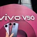 vivo V50全新人像旗艦機結合蔡司鏡頭與拍立得模式 AI助理再掀時尚潮流