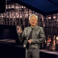 COMPUTEX 2025／黃仁勳現身美超微主題演講 梁見後讚他是AI天才