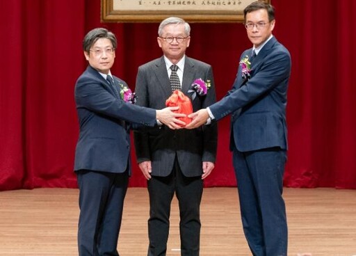 竹科管理局長交接 吳誠文：竹科是臺灣經濟命脈、影響半導體產業鏈