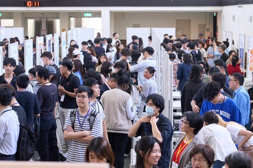 政大AI跨域聯展參展人數創新高 AMD、臺灣思科等25家企業參與