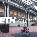 瑞士開發會打羽球的AI機器人ANYmal-D 挑戰跟人類對決
