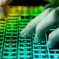 鎖定Netflix、微軟等大廠官網 駭客用「SQL注入攻擊」植入假客服電話！