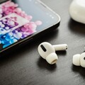 蘋果iOS 26新功能暗藏玄機 「這功能」為AirPods Pro 3相機鋪路