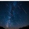 英仙座流星雨大爆發！12日晚間極大期 每小時百顆流星劃過天際