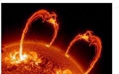 太陽連發兩起壯觀日珥爆發 科學家讚「太陽週期最精彩景象」