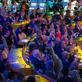 10位諾貝爾獎得主聯手AI巨頭 要求2026年前設定AI紅線