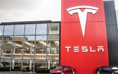 馬斯克態度轉彎？傳特斯拉開發蘋果 CarPlay功能