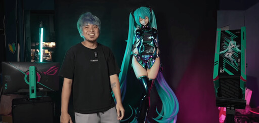 夢幻老婆驚豔WirForce 2025！創作者黃小潔打造2尺巨型初音主機亮相