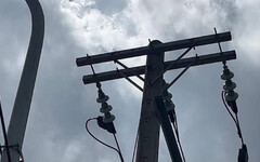 新竹芎林鄉電桿意外釀20多戶停電 台電解釋背後原因