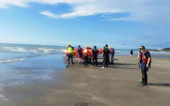 16歲高中生「新月沙灣」遊玩遭捲走失蹤 救難隊持續搜救